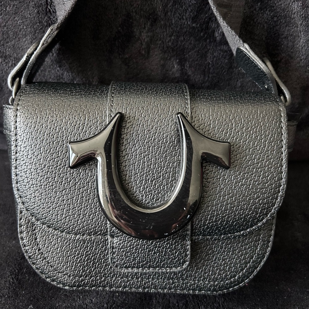 True Religion Black Leather Messenger with Logo Strap - Picture 2 of 10